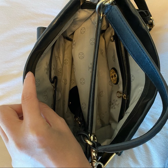 tory burch bag - Picture 3 of 5